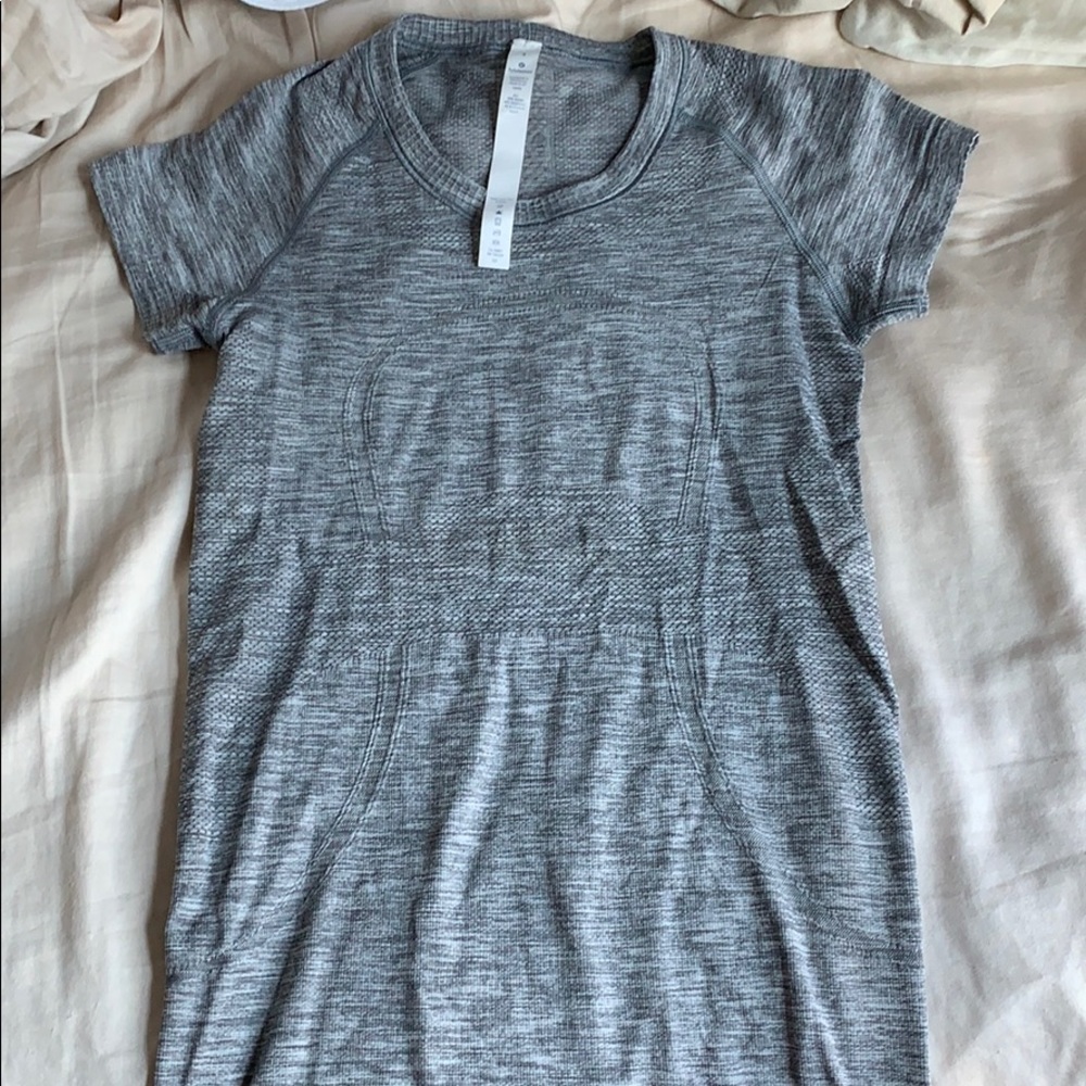 Lulu lemon swiftly tech short sleeve